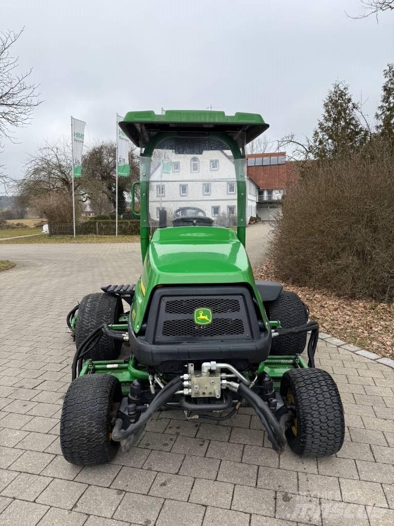 John Deere 8700 A Fairway çim biçme makineleri