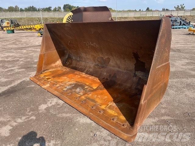 Volvo L 220 E BUCKET Kovalar
