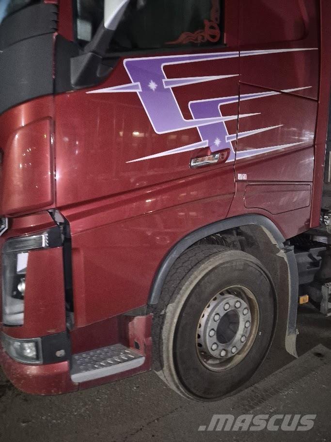 Volvo FH16 8x4  750 Tomruk kamyonlari