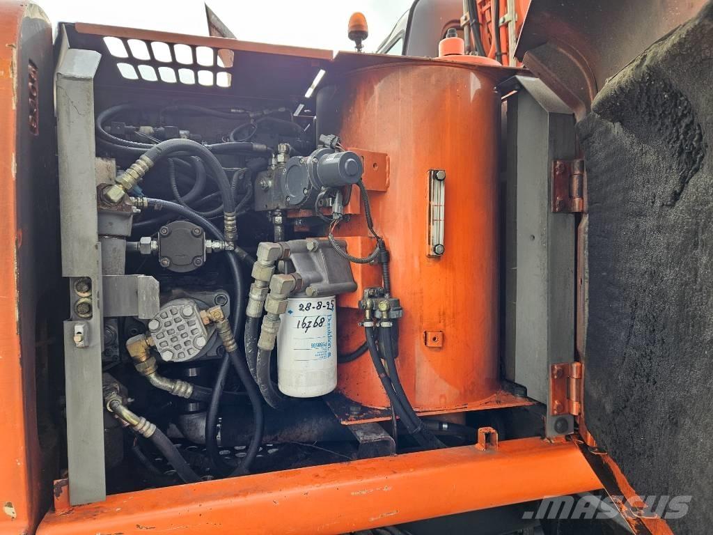 Hitachi ZX130W Lastik tekerli ekskavatörler