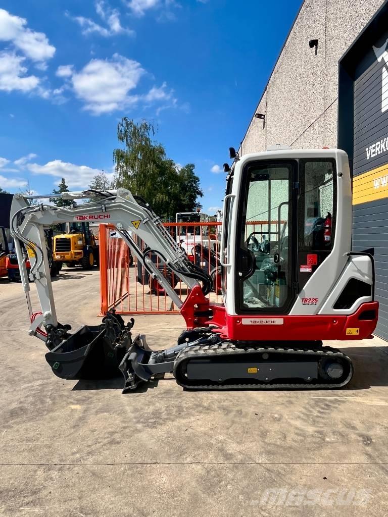 Takeuchi TB 225 Mini ekskavatörler, 7 tona dek