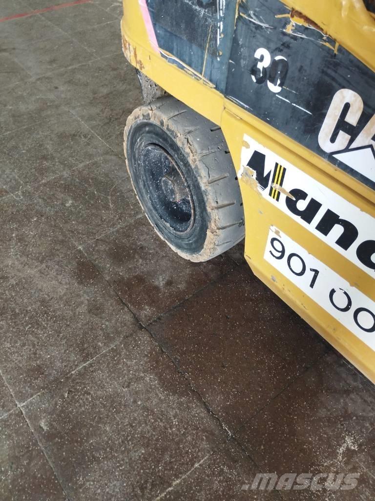 CAT DP 30 NT Dizel forkliftler