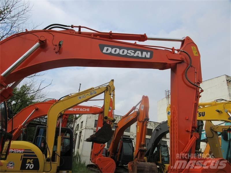 Doosan DX 300 LC Paletli ekskavatörler