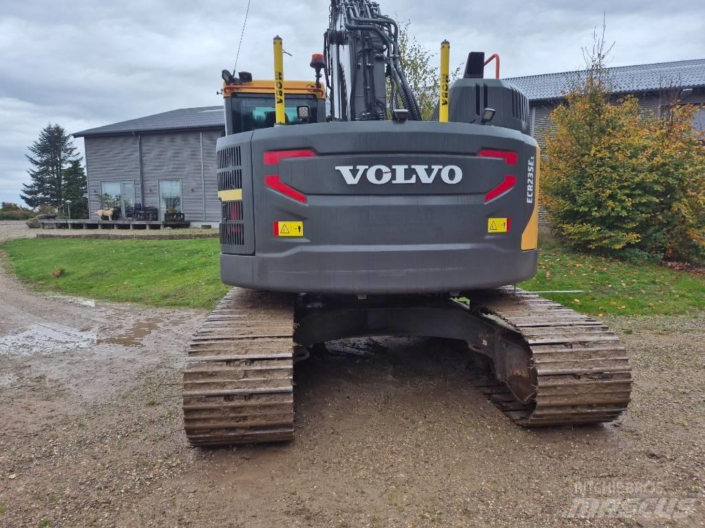 Volvo ECR235EL Paletli ekskavatörler