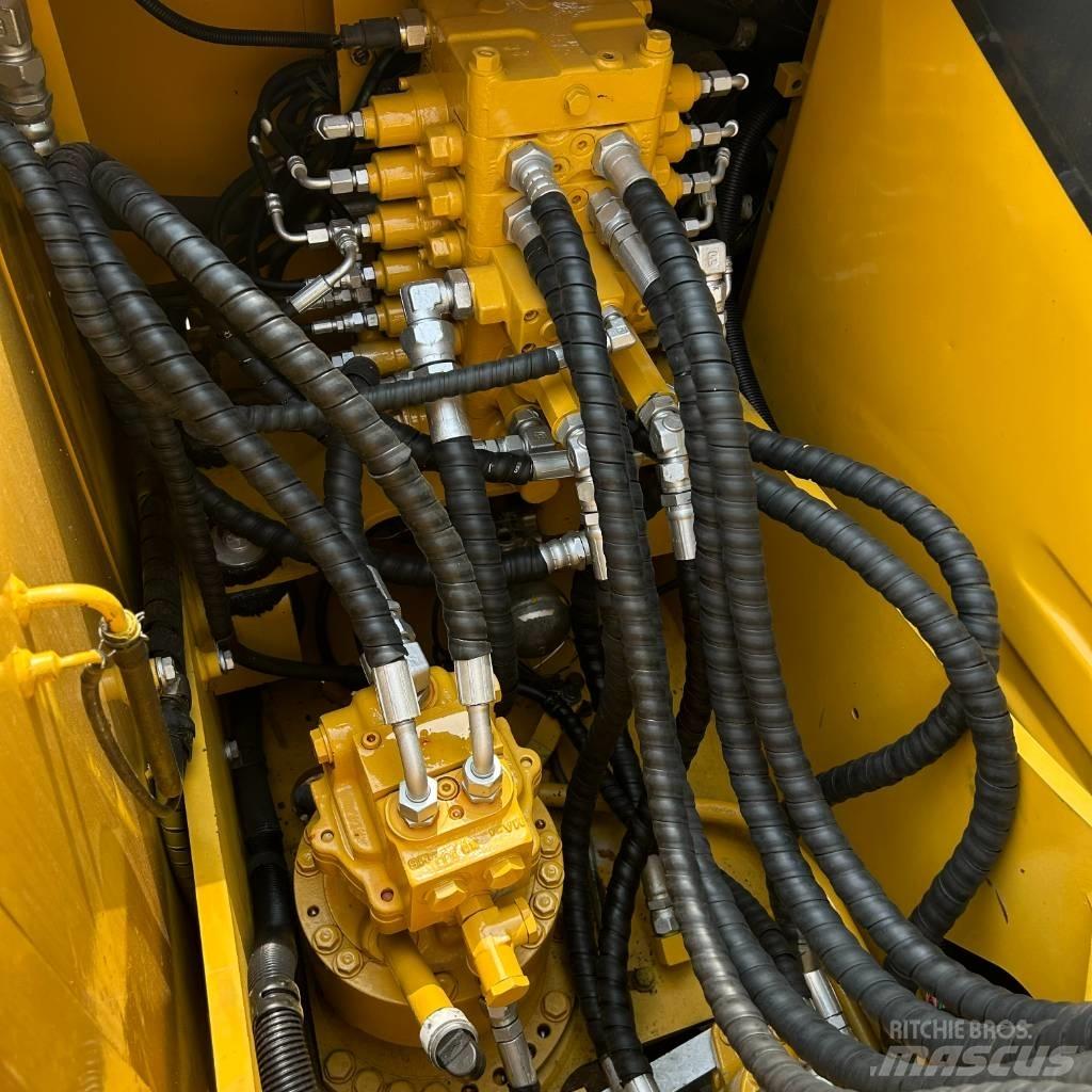 Komatsu 110 Paletli ekskavatörler