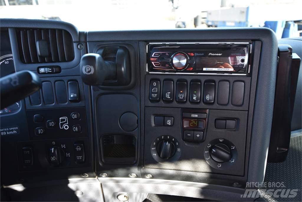 Scania G440 8X4 Araç üzeri vinçler