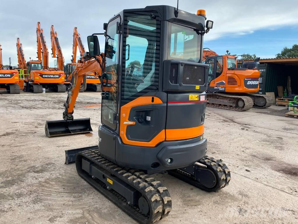 Develon DX 27 Z-7 Mini ekskavatörler, 7 tona dek