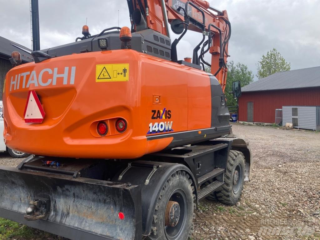 Hitachi 140w Lastik tekerli ekskavatörler