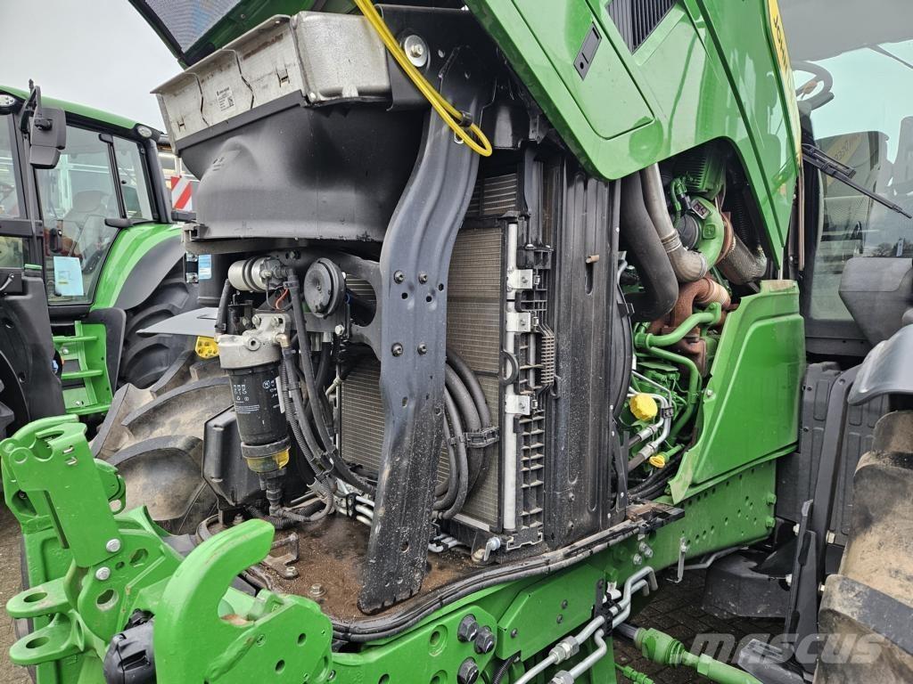 John Deere 6R215 Traktörler