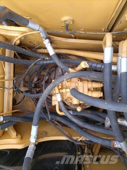 CAT 325 D Paletli ekskavatörler
