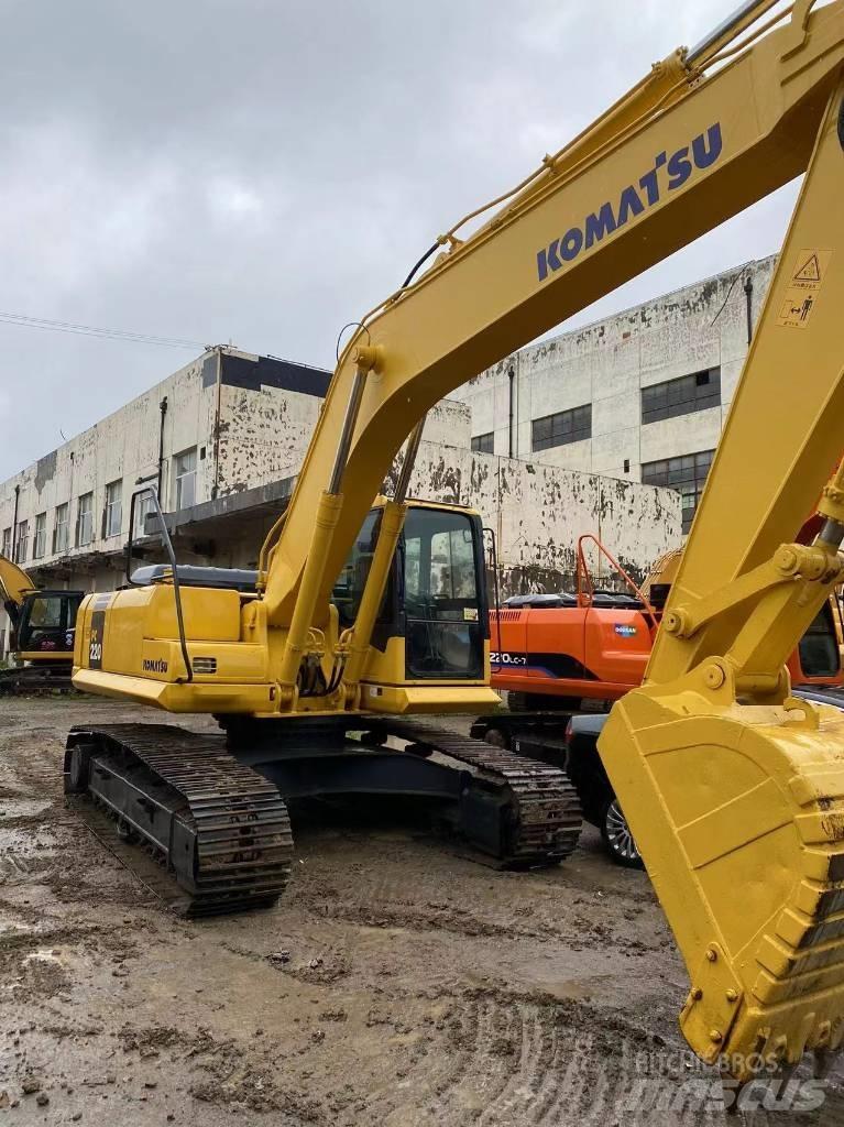 Komatsu 220 Paletli ekskavatörler