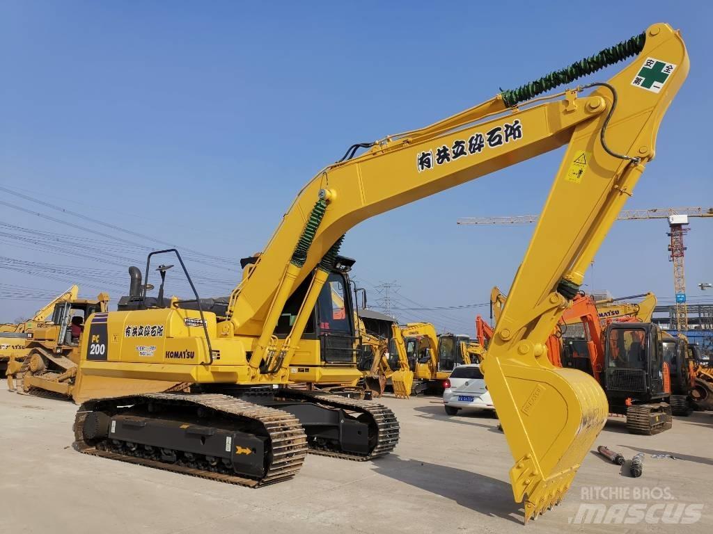 Komatsu PC 200-8N1 Paletli ekskavatörler