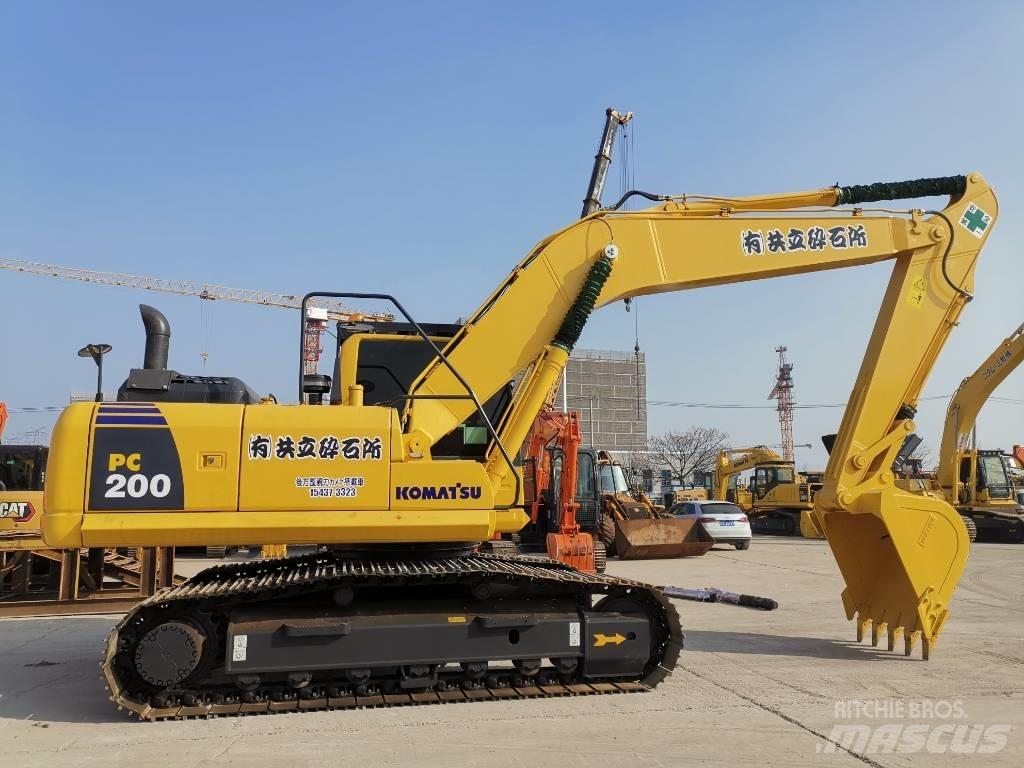 Komatsu PC 200-8N1 Paletli ekskavatörler