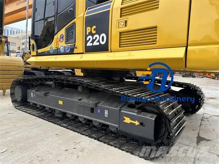 Komatsu PC 220-8 Paletli ekskavatörler