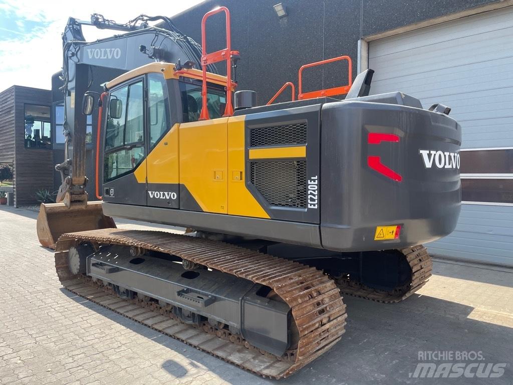 Volvo EC220E Paletli ekskavatörler