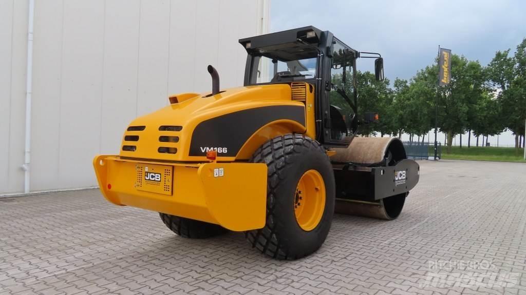 JCB VM166D Tek tamburlu silindirler