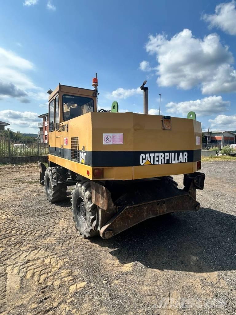 CAT 214 Lastik tekerli ekskavatörler