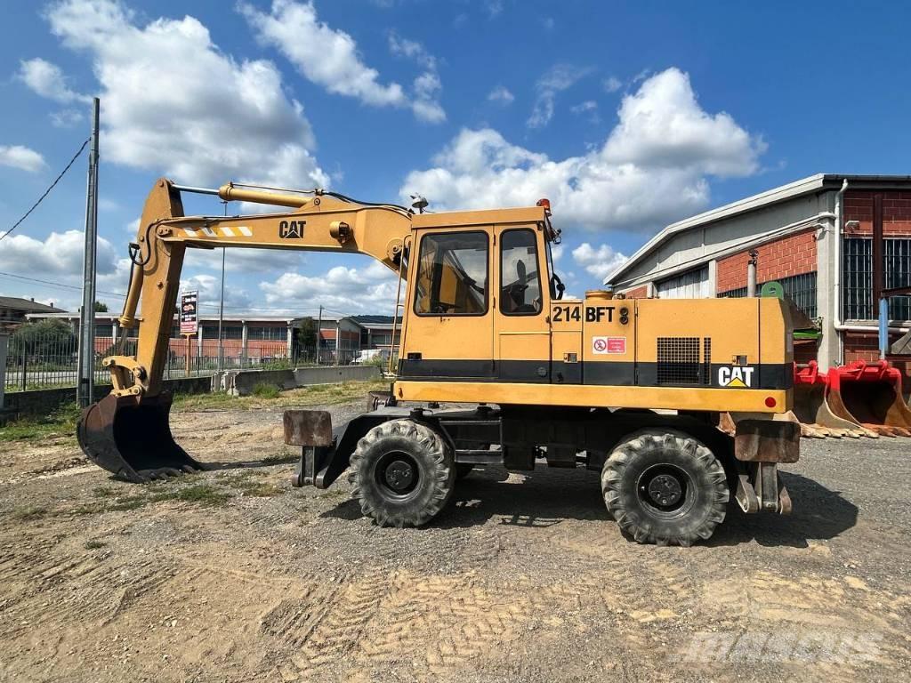 CAT 214 Lastik tekerli ekskavatörler