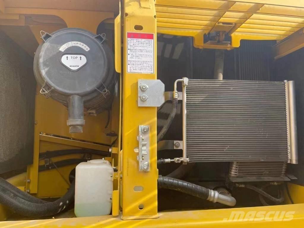 Komatsu PC 200 8N Paletli ekskavatörler