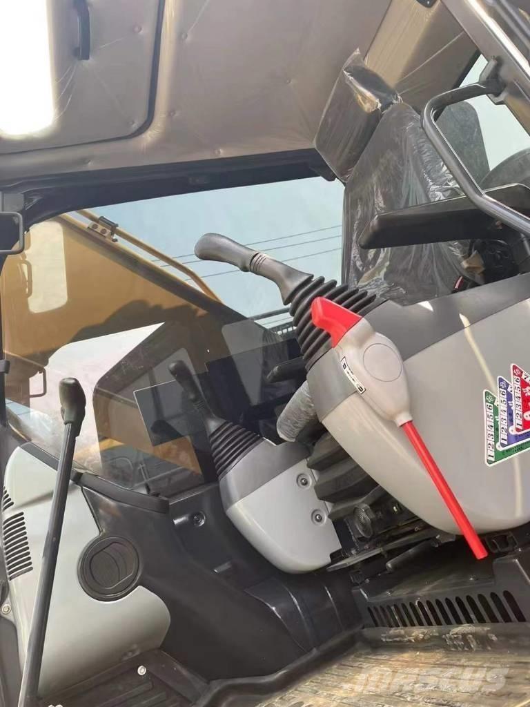 Komatsu PC 200 8N Paletli ekskavatörler