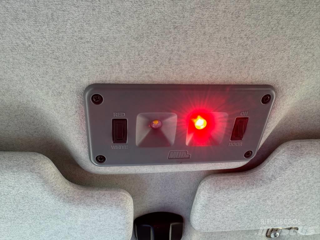 Land Rover Defender Otomobiller