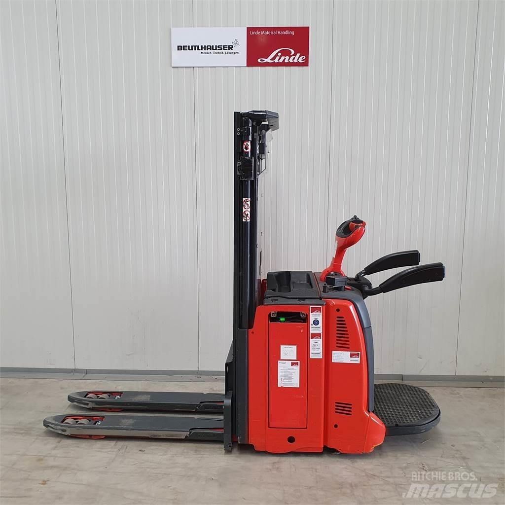 Linde D12AP Yaya kumandali istif makinasi