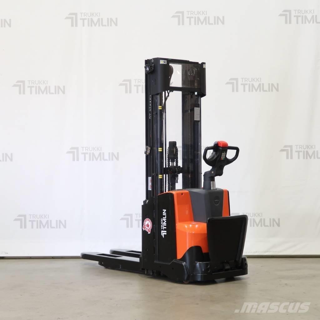 Toyota SWE120L Akülü depo ekipmanları