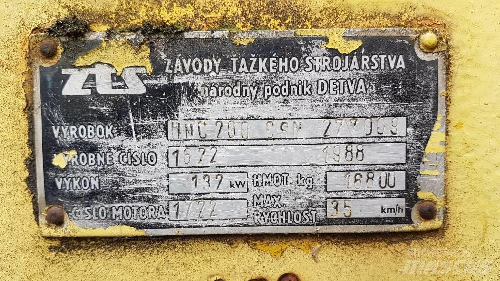  UNC 200 Tekerlekli yükleyiciler