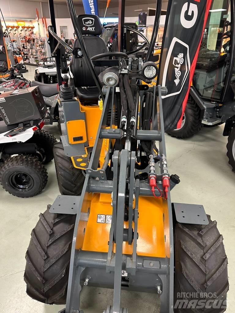 GiANT 1200 Skid steer loderler