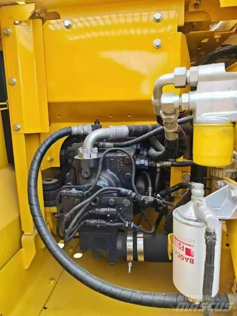 Komatsu 130LC-7 Paletli ekskavatörler