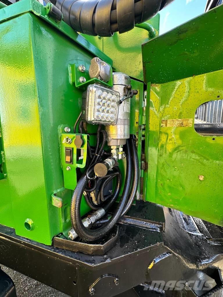 John Deere 810 E Tomruk yükleyici traktörler