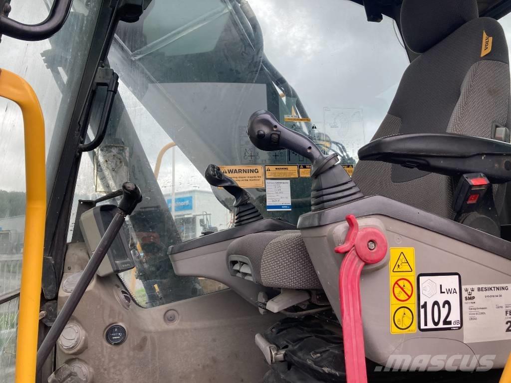 Volvo EC 220 DL Paletli ekskavatörler