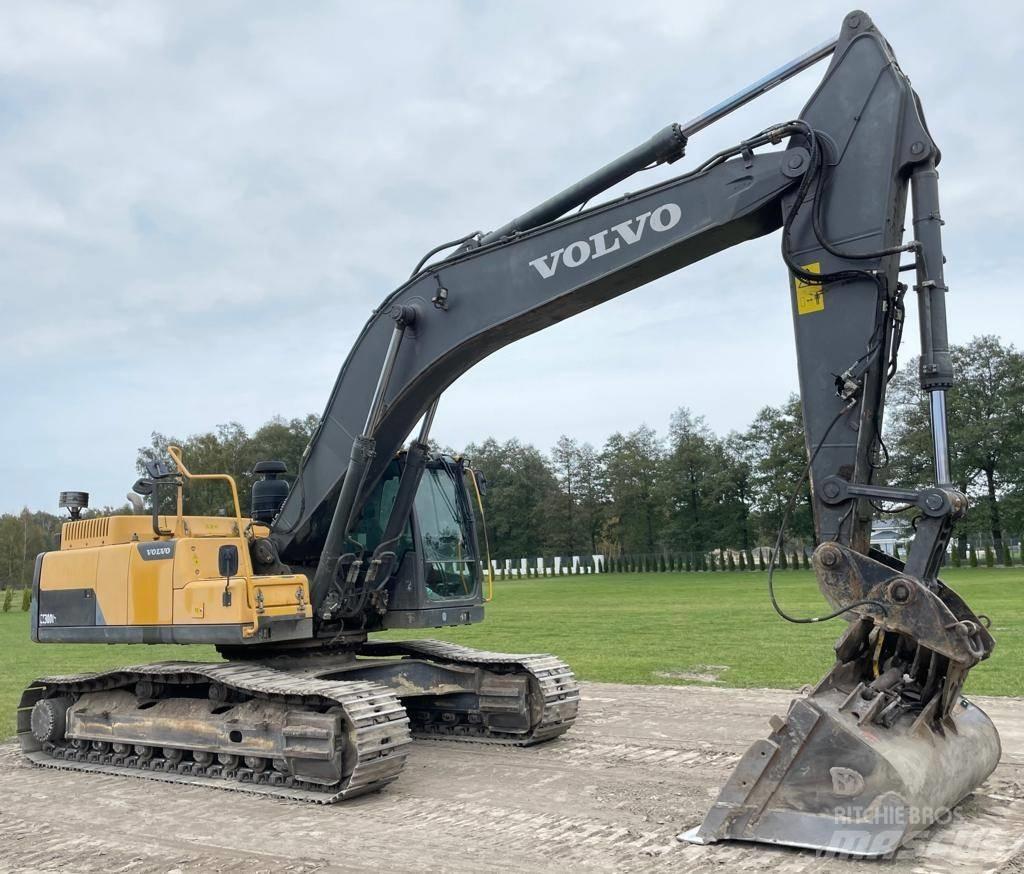 Volvo EC 300 D L Paletli ekskavatörler