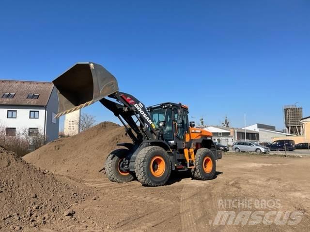 Doosan DL280 Tekerlekli yükleyiciler