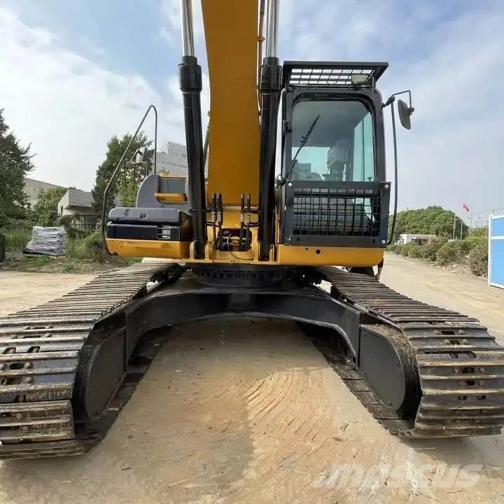CAT 330D Paletli ekskavatörler