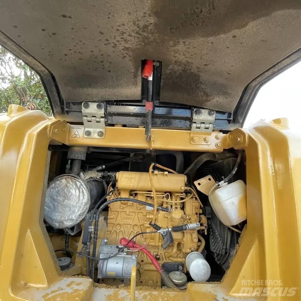 CAT 306E2 Paletli ekskavatörler