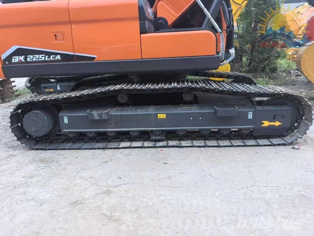 Doosan DX 225 LC-9C Paletli ekskavatörler