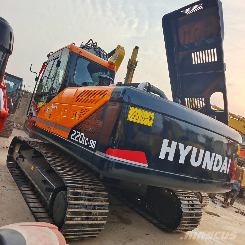 Hyundai 220 LC-9 Paletli ekskavatörler