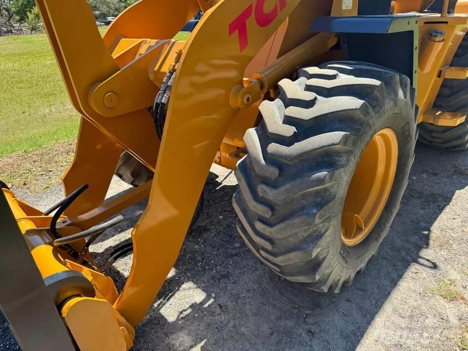 TCM E 820 Tekerlekli yükleyiciler