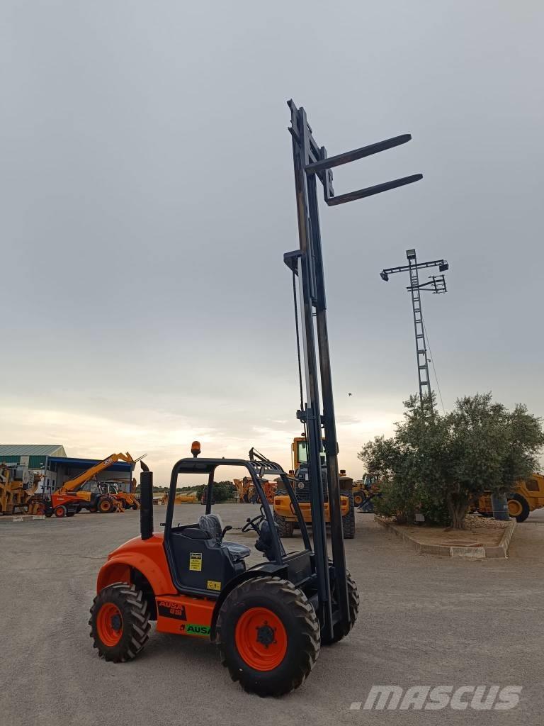 Ausa CH 250 X4 Arazi tipi forklift