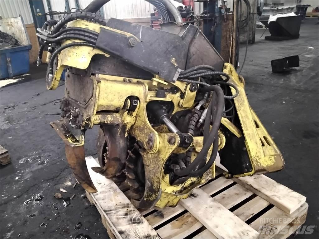John Deere H415 Agaç kesme robotlari