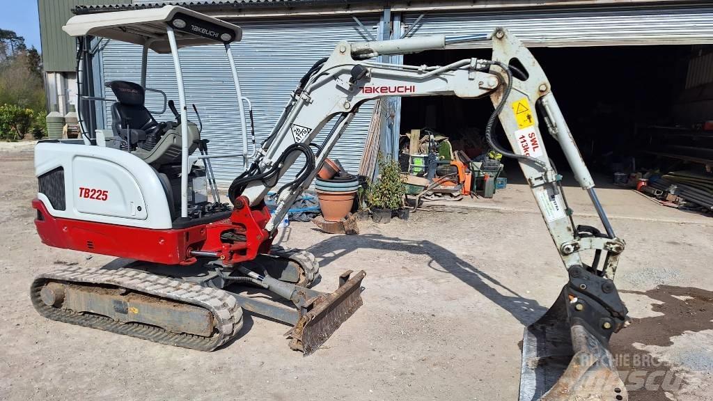Takeuchi TB 225 Mini ekskavatörler, 7 tona dek