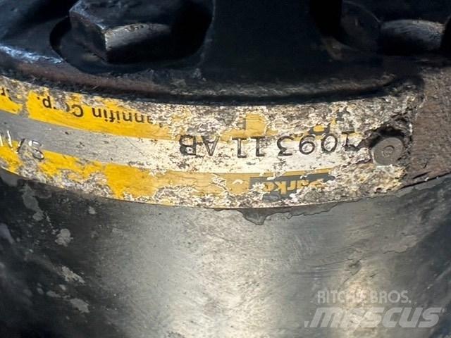 SkyJack SJ 8831 Makasli platformlar