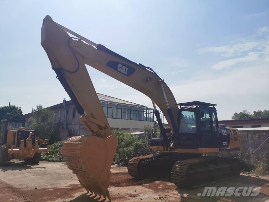 CAT 325 D L Paletli ekskavatörler