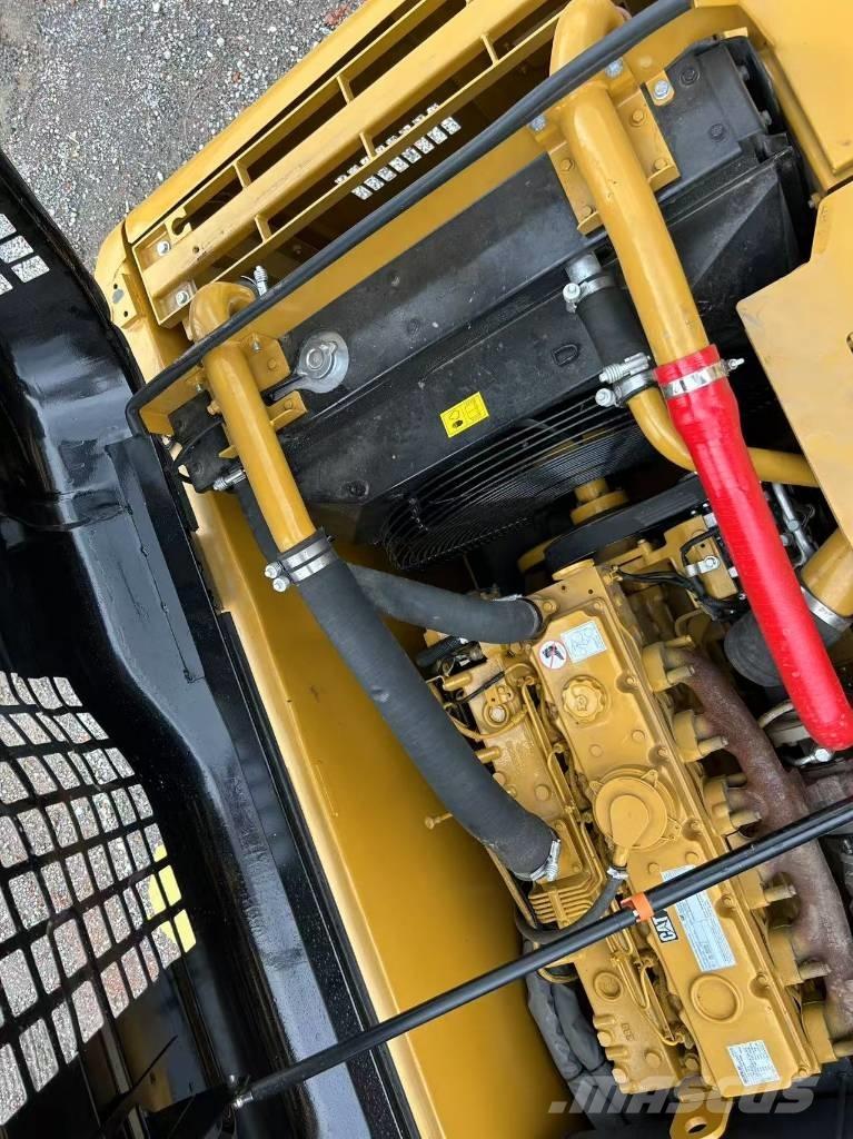 CAT 320D2L Paletli ekskavatörler