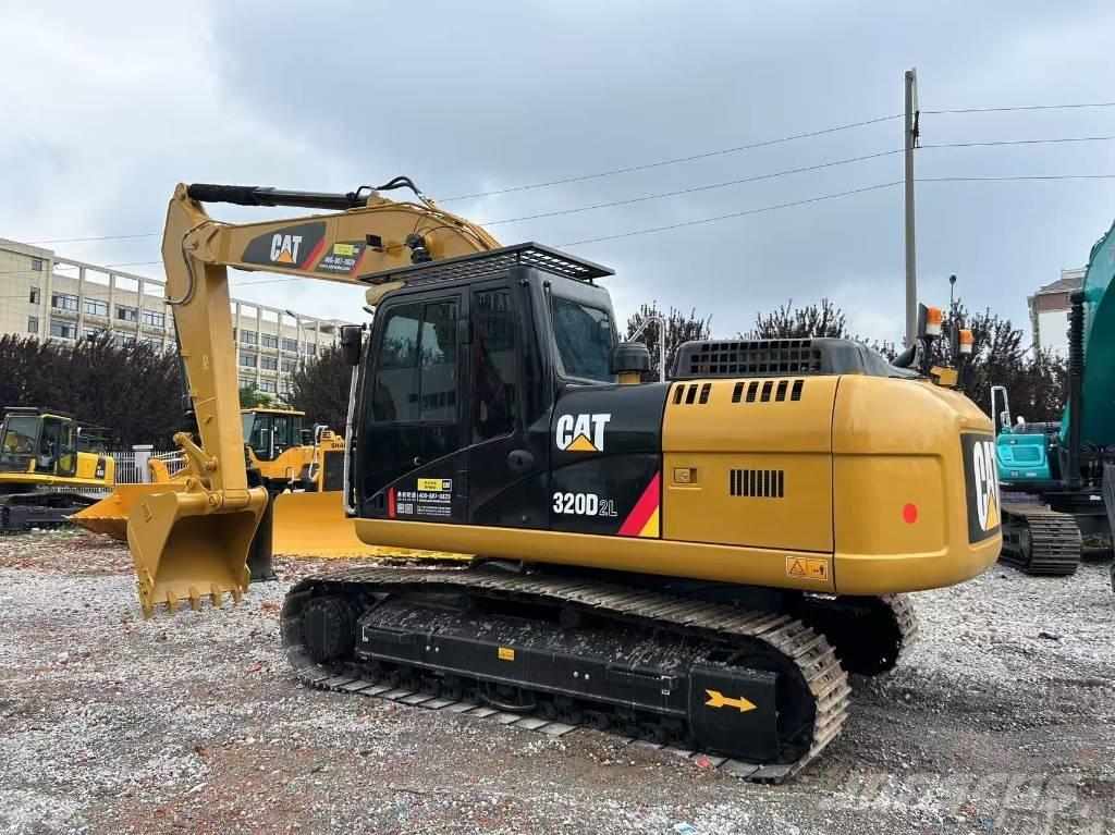 CAT 320D2L Paletli ekskavatörler