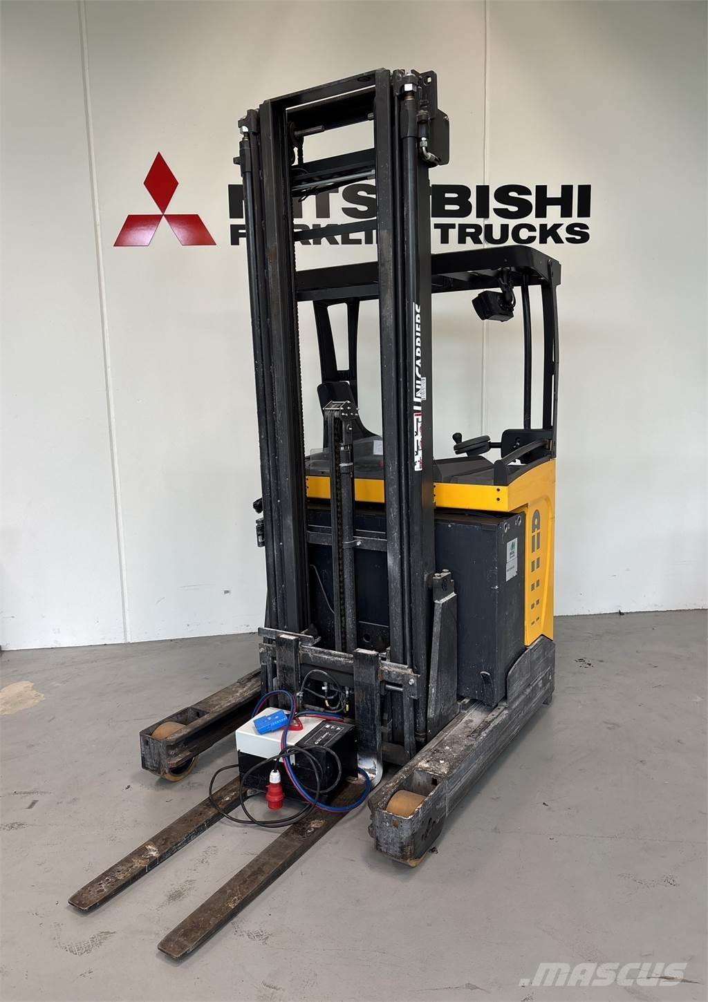 Atlet UMS160 Reach truck - depo içi istif araçları