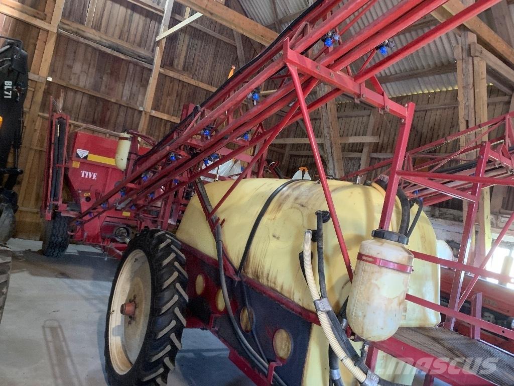 Hardi TZY 2400 Çekilir pülverizatörler