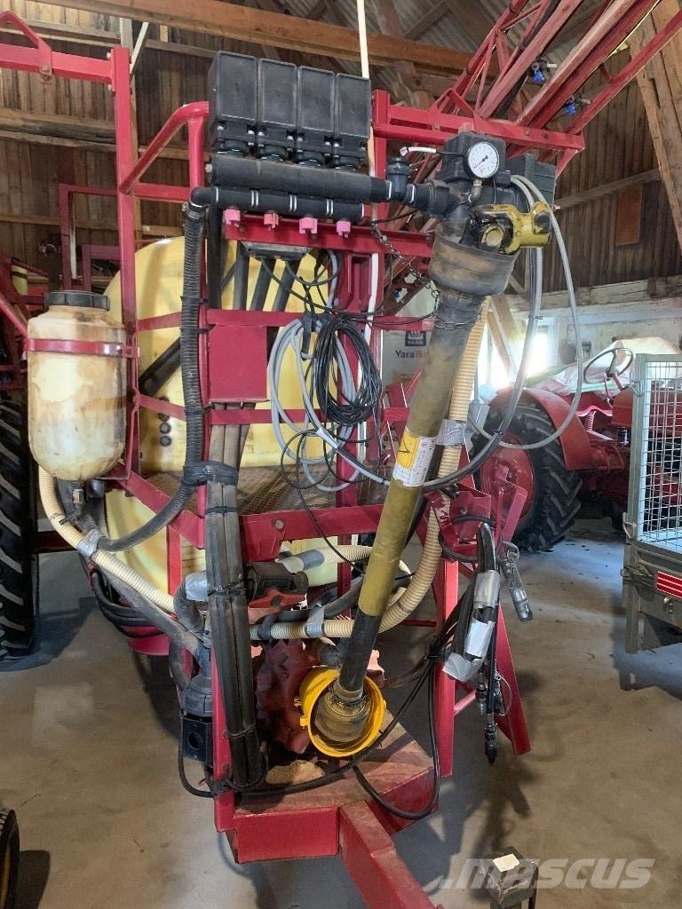 Hardi TZY 2400 Çekilir pülverizatörler