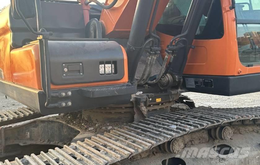 Doosan DX220 Paletli ekskavatörler